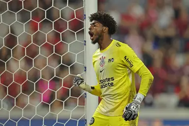 Marcos é encurralado por esposa de Hugo Souza e pede desculpas após rir de racismo