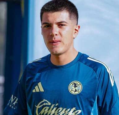 Diego Reyes em treino do América-MEX