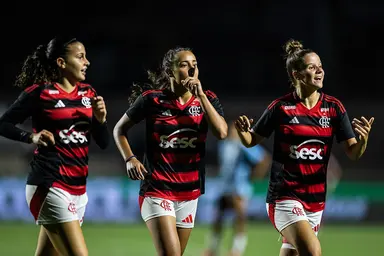Jogadoras do Flamengo comemoram gol na Copinha Feminina