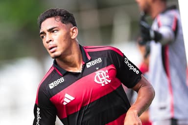 Josmar durante jogo do Flamengo Sub-20