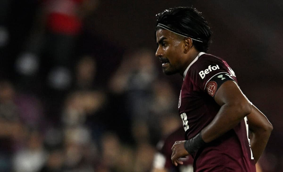 Raúl Loaiza pode ser novidade em Flamengo e Lanús