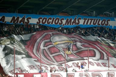 Torcida do Lanús no Ciudad de Lanús
