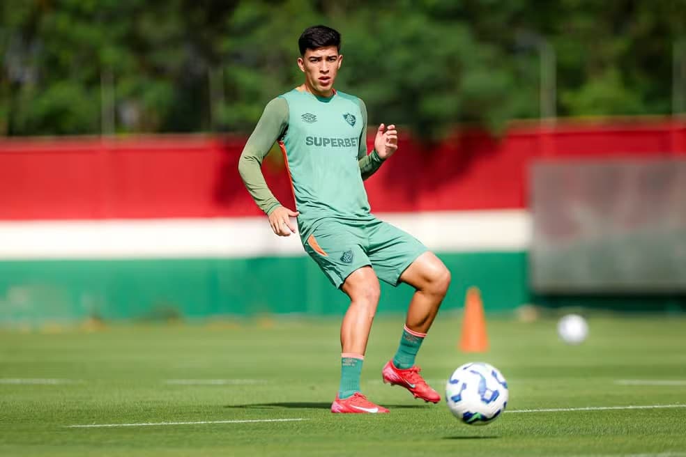Lezcano no treino do Fluminense