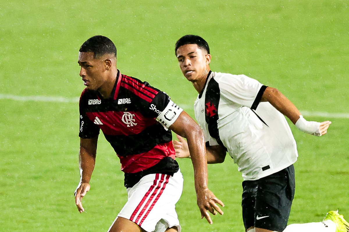 João Victor durante Flamengo x Vasco pelo Sub-20