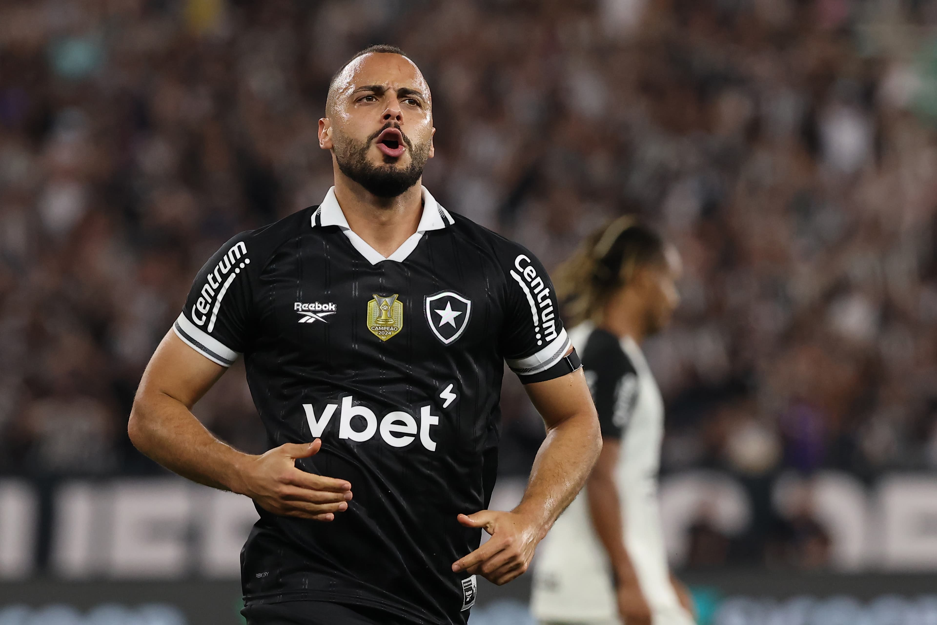 Arthur Cabral marca pelo Botafogo contra o Corinthians