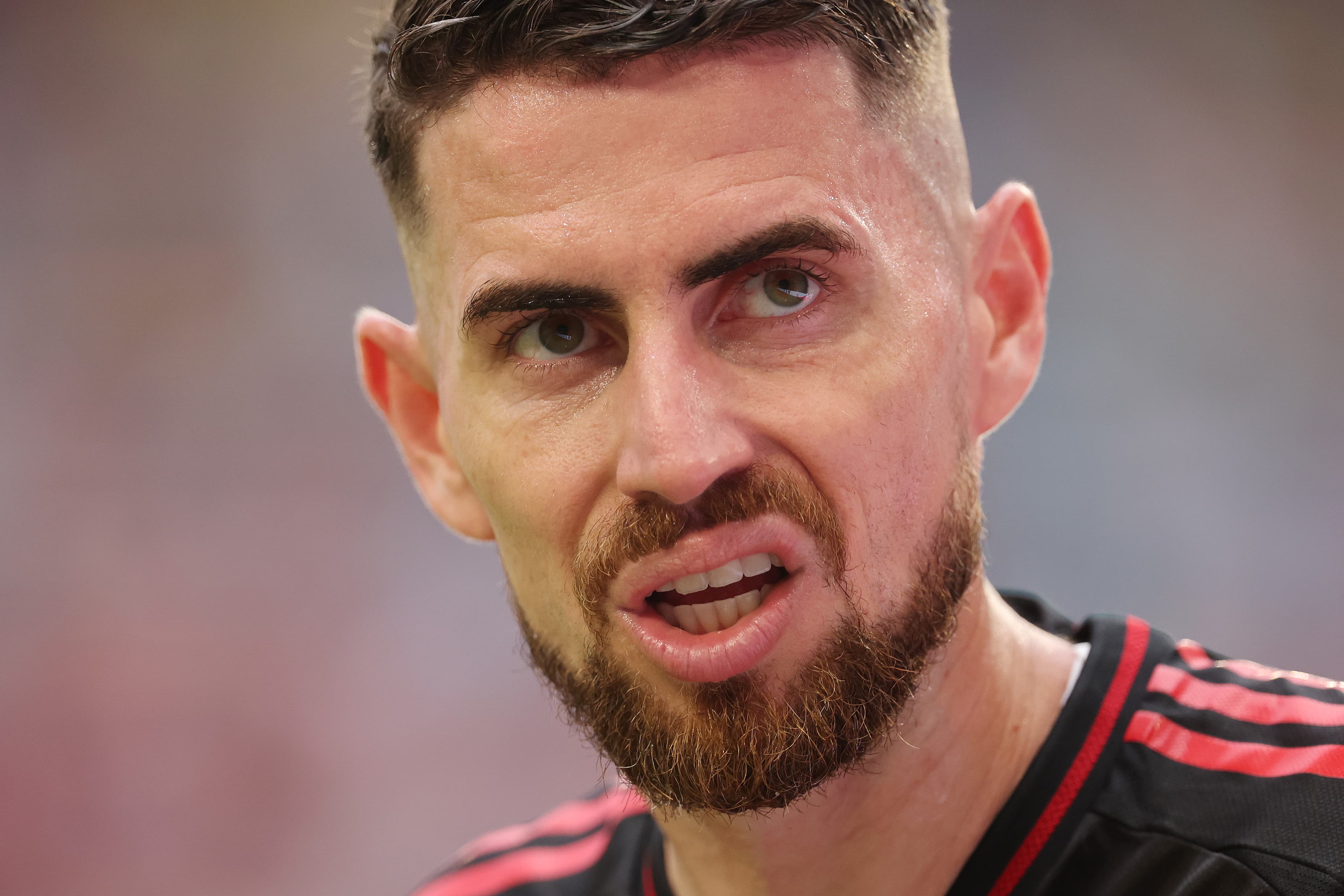 Jorginho, do Flamengo, com cara de poucos amigos