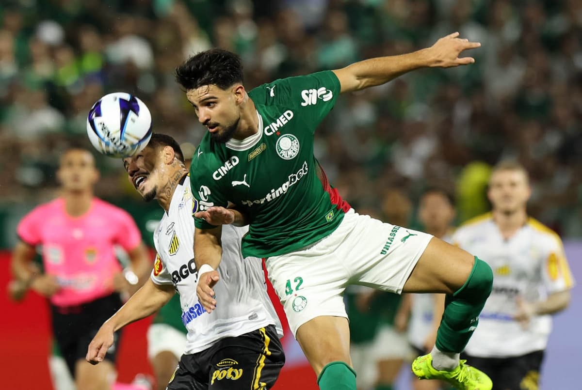 Falco Lopez ganha no alto e cabeceia para marcar gol da vitória do Palmeiras sobre o Novorizontino na final do Paulistão 2026