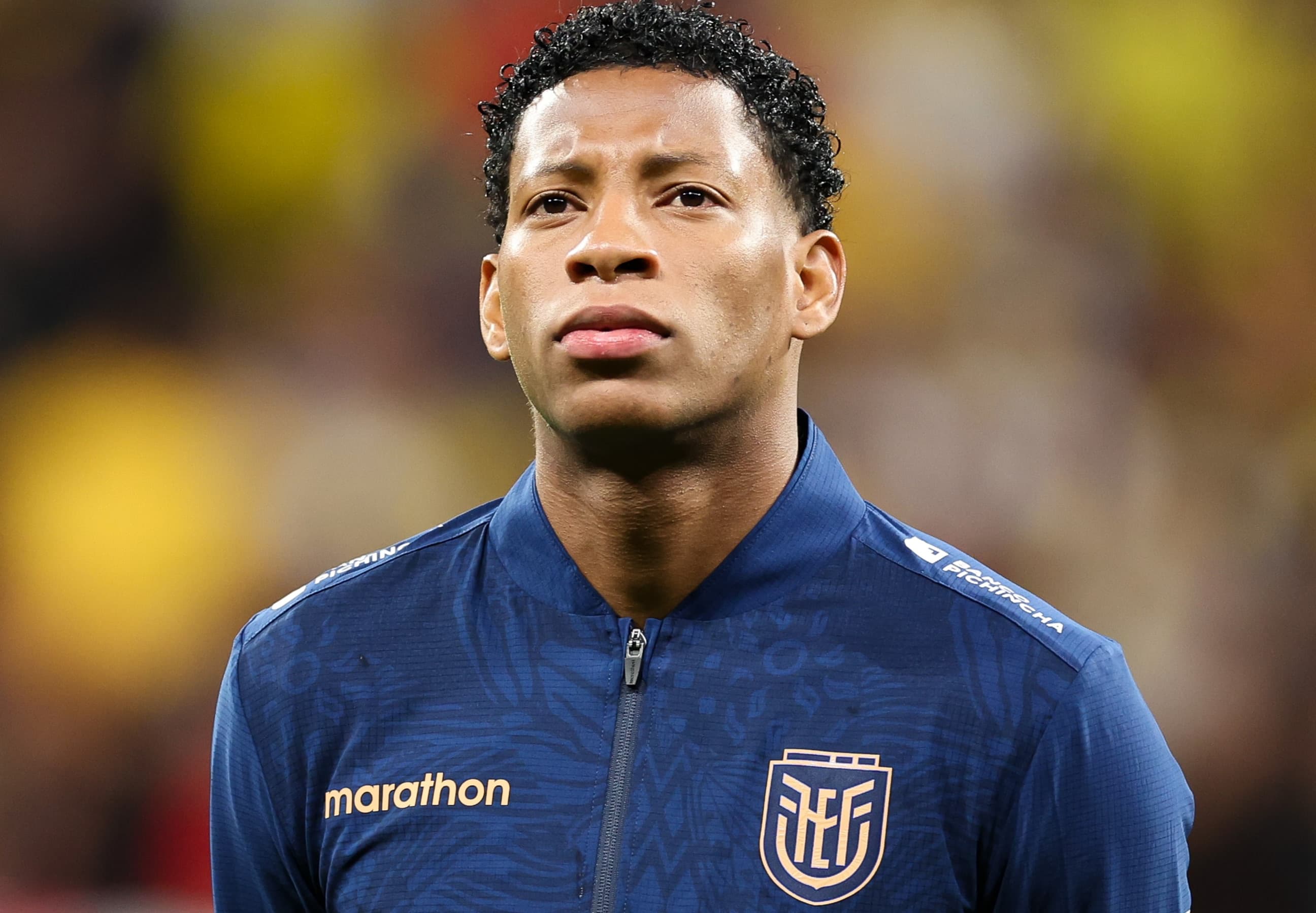 Plata alinhado para o hino nacional do Equador antes do amistoso contra o Marrocos