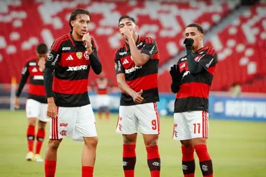 Luiz Felipe, Josmar e Ryan Roberto fazer dancinha em comemoração de gol do Flamengo contra o Bolívar pela Libertadores sub-20 2026