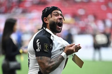 Memphis Depay puxa camisa do Corinthians e grita após conquista da Supercopa do Brasil 2026