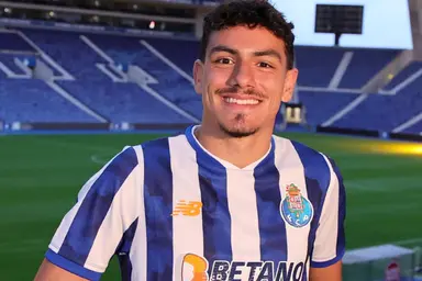 Moreira, de volta ao São Paulo, quando foi anunciado pelo Porto