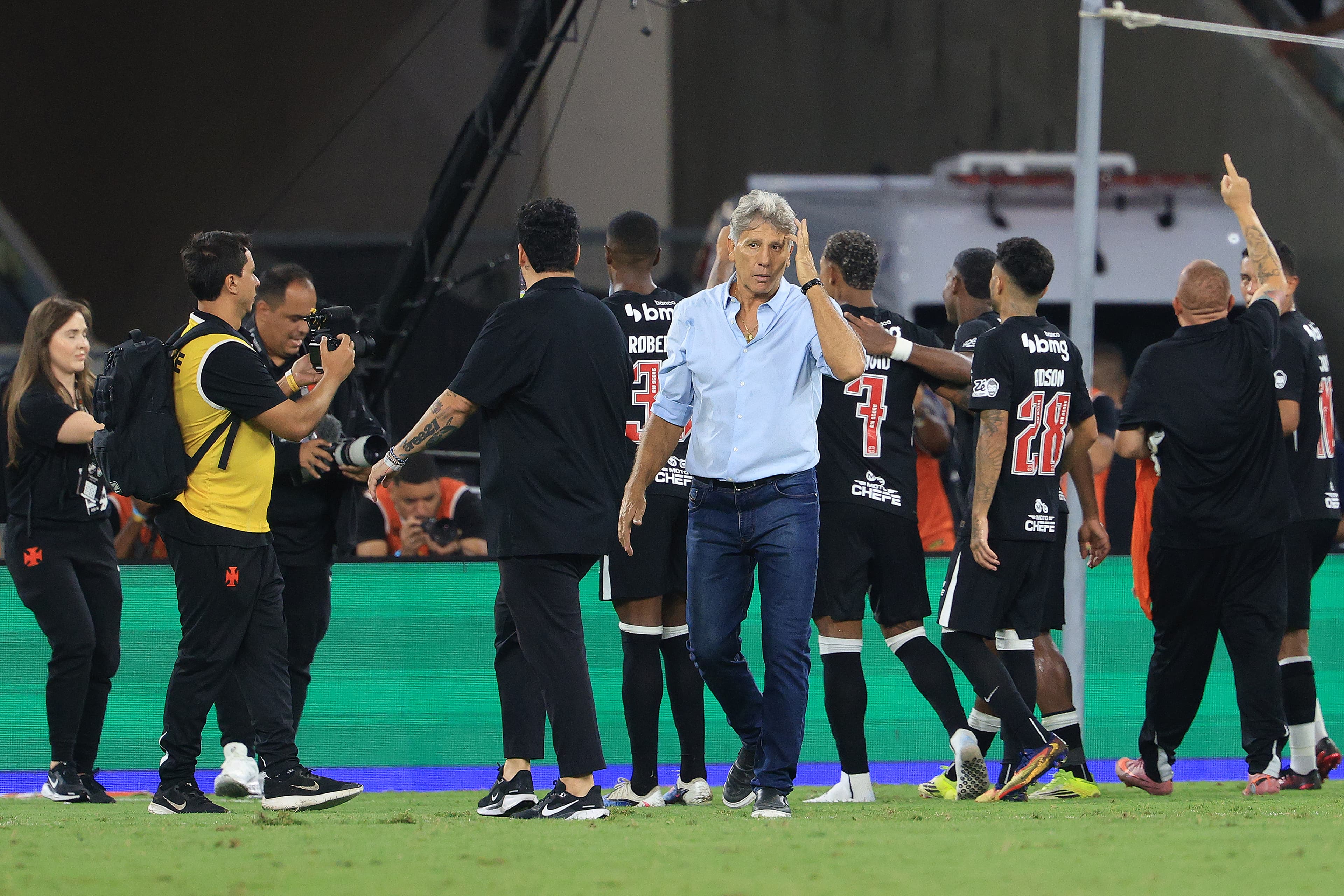 Vasco comemora vitória